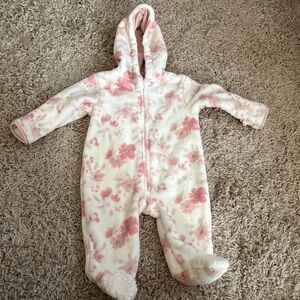 Le top bebe Hooded Jumpsuit size 3-6 months